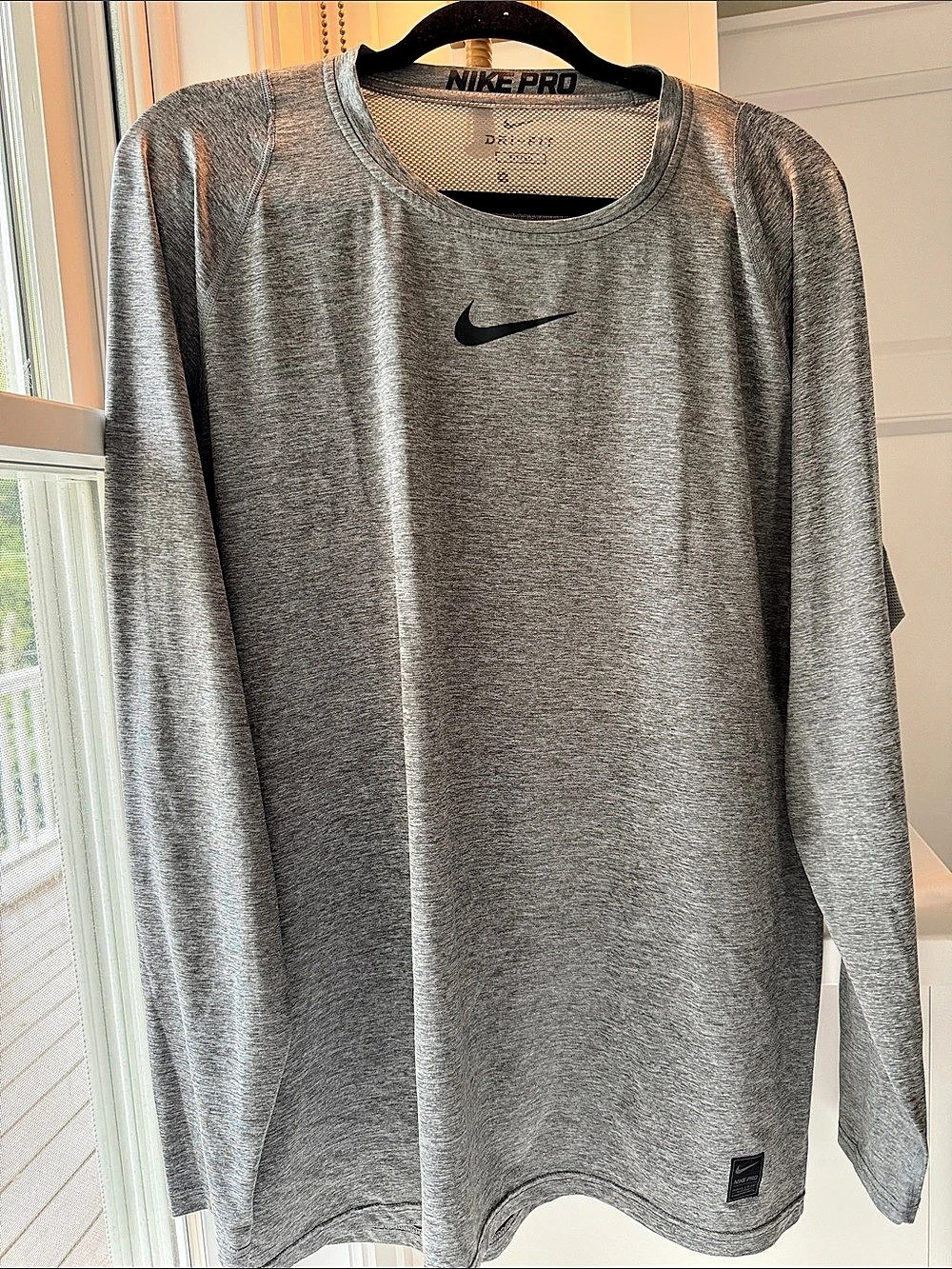 Nike Pro Long Sleeve Shirt in Gray Medium Like New